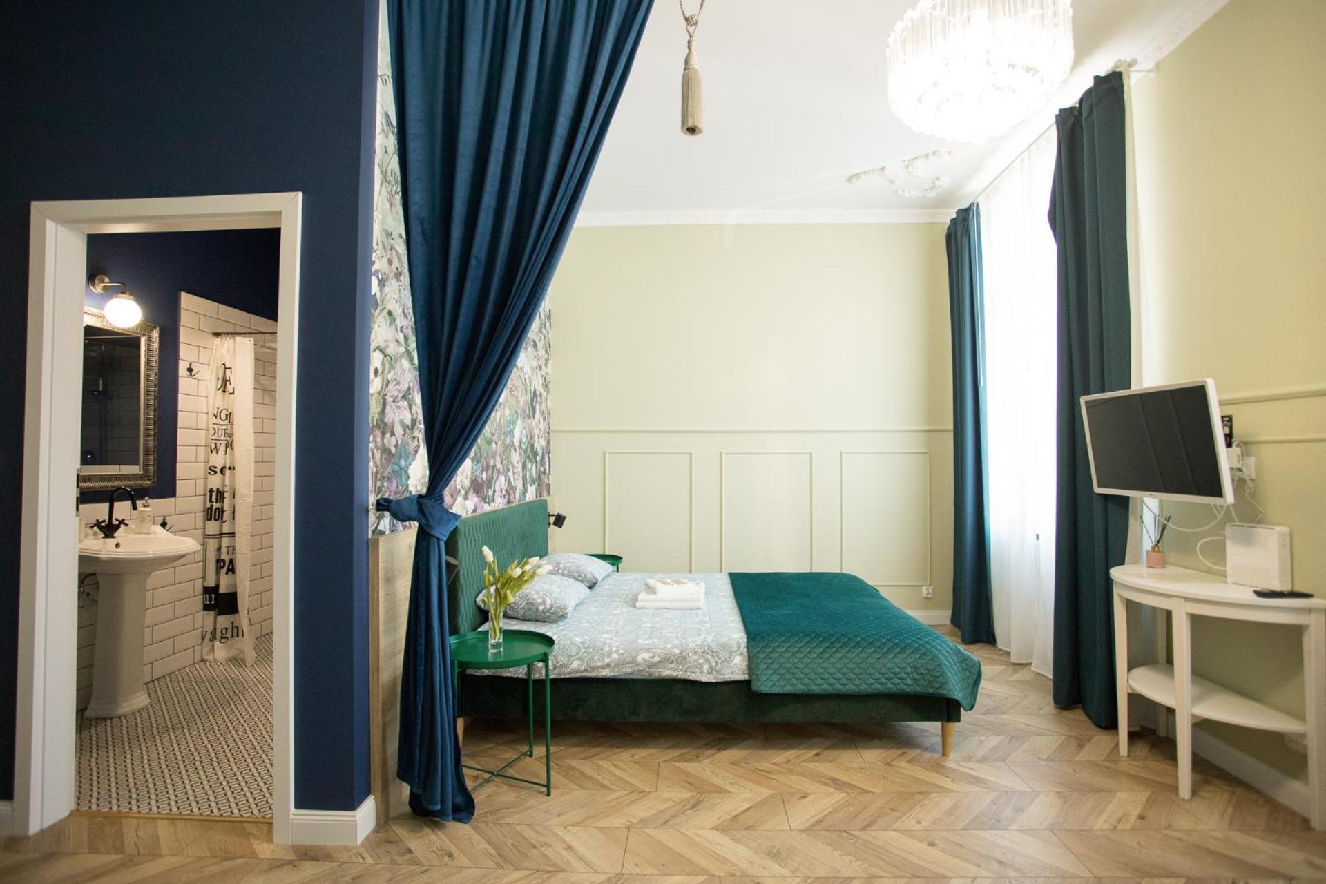 Petite Visite No 16 *